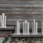 Sculptures végétales en grès en cours de séchage